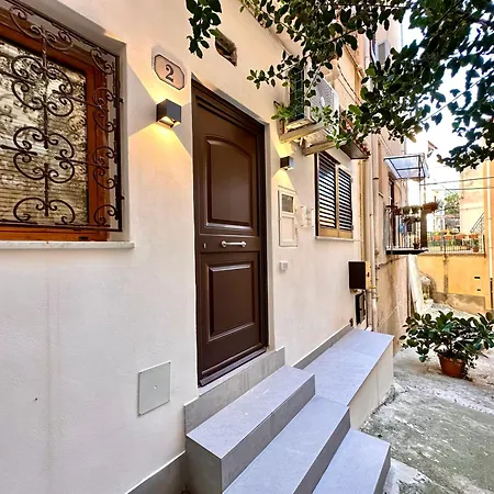 Il Cortiletto By Housilia * 切法卢