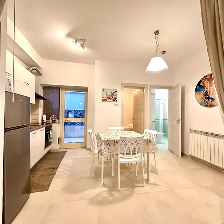 Apartment Il Cortiletto By Housilia Cefalu
