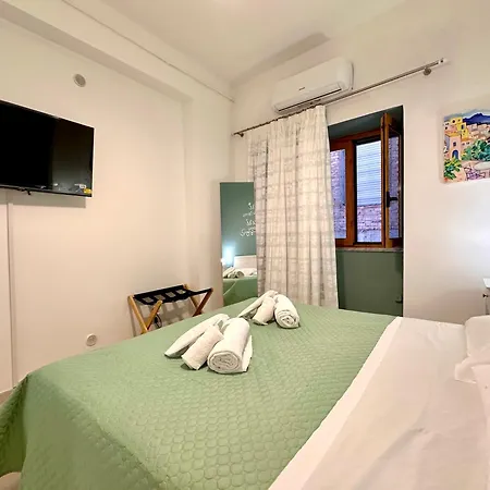 Apartment Il Cortiletto By Housilia Cefalu