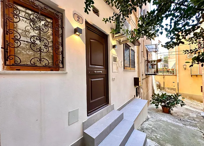 Il Cortiletto By Housilia * 切法卢