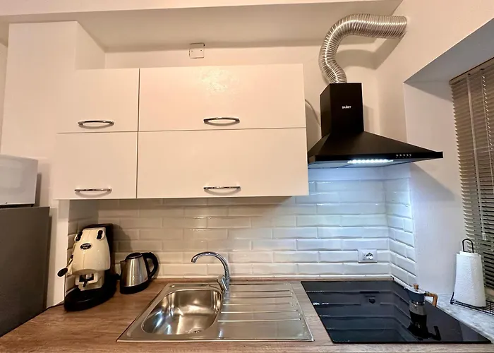 Il Cortiletto By Housilia * 切法卢